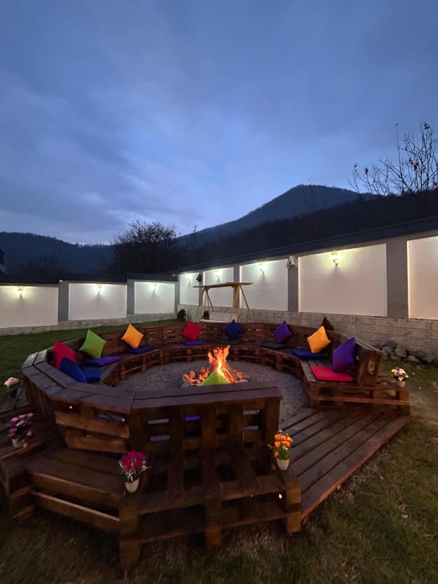 גאלבה Qafqaz Mountside Chalet מראה חיצוני תמונה